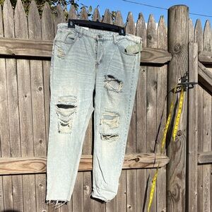 H&M size 16 boyfriend jeans. NWT!!